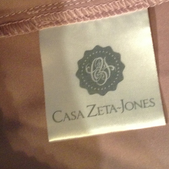 Casa Zeta-Jones Faux Silk Pajama Set| size S - Picture 7 of 8